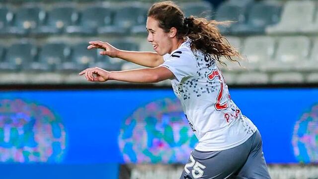 Ana López celebra su gol.