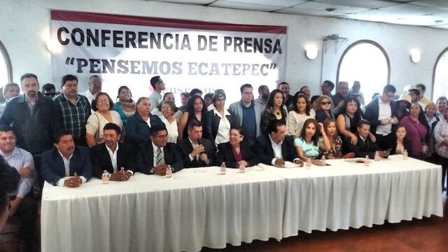 Conferencia de prensa encabezada por el dirigente del PRD en Ecatepec.