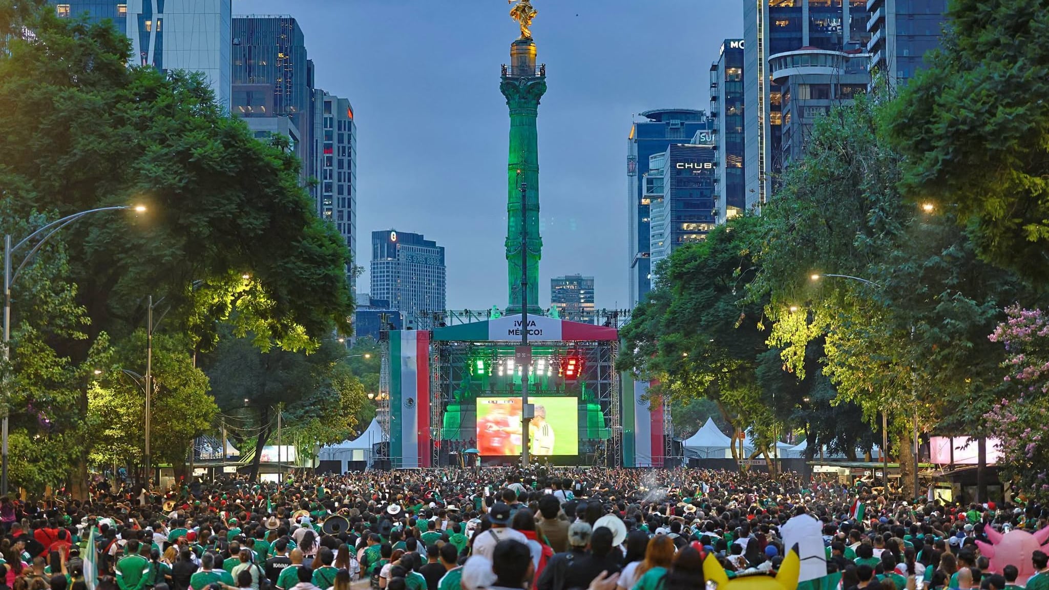 CDMX a tope: más de 800 mil personas celebran la victoria de México ante Chequia