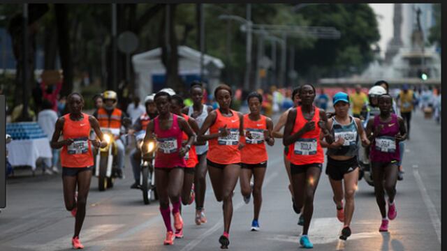 Los corredores del maratón portaban un chip en el que se marcaban los tiempos de recorrido.