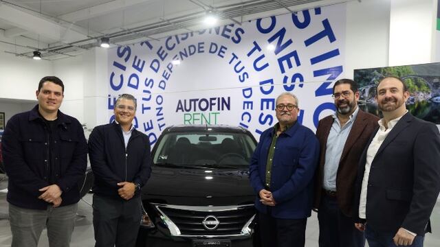 Uber y Autofin Rent firman acuerdo