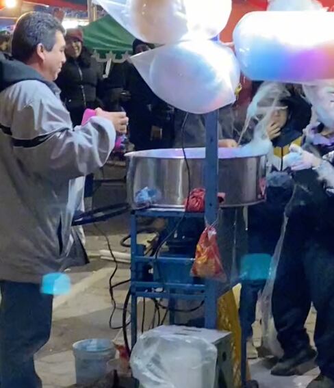 Niño algodón de azúcar en TikTok