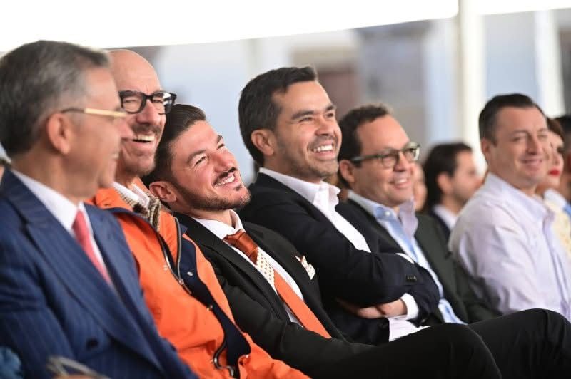 Dante Delgado asistió al informe de Pablo Lemus, gobernador de Jalisco