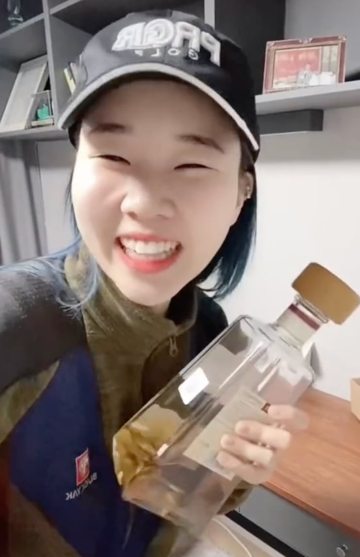 Chingu Amiga y el tequila de su papá