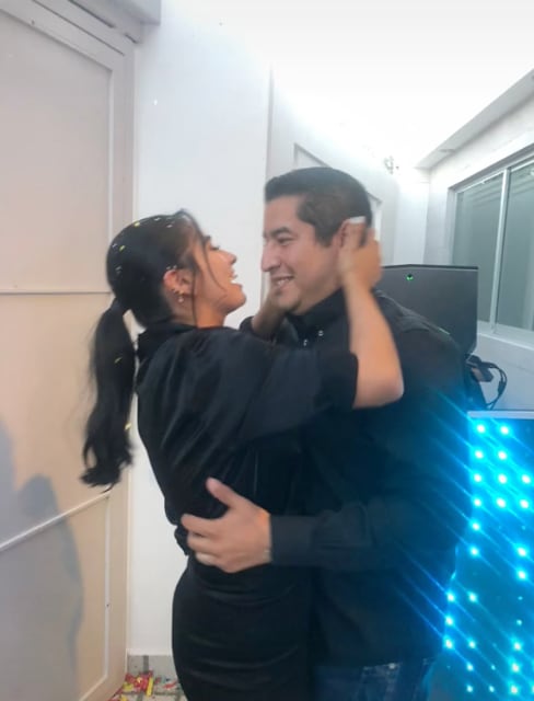 Selene Santiago y esposo