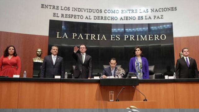 El secretario de Hacienda y Crédito Público compareció este miércoles frente a la Cámara Alta con motivo del Tercer Informe del presidente Enrique Peña Nieto.