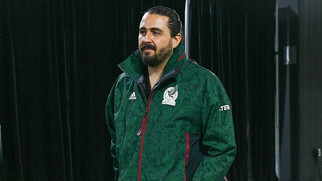 Amaury Vergara celebra que seleccionados de Chivas estén con el Tri