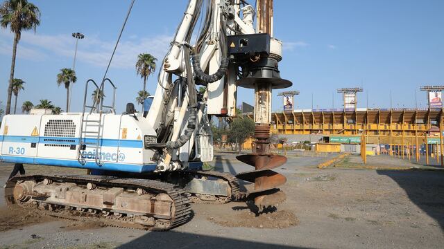 Es colocada la primera piedra para la construcción del estacionamiento del nuevo Estadio Universitario perteneciente al campus de la UANL
