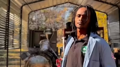 ¿Quién es Julian Brown?