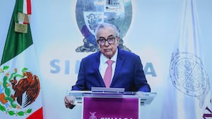 Rocha Moya pide licencia como gobernador de Sinaloa mientras lo investiga la FGR