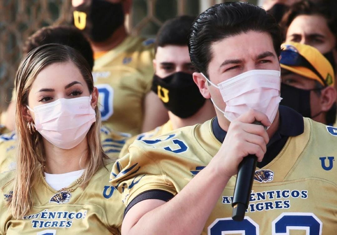 Samuel García y Mariana Rodríguez apadrinan escuela