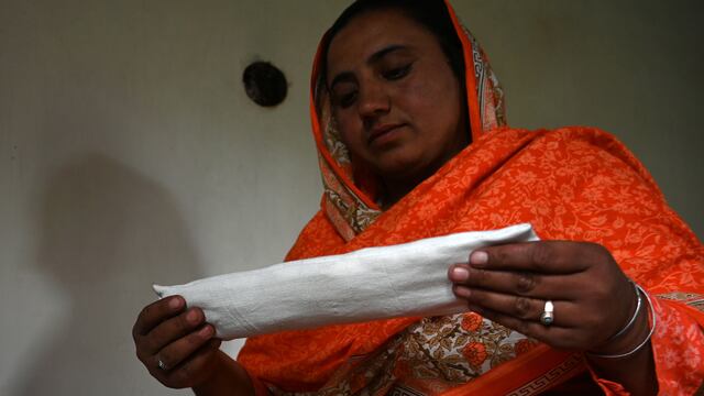Hajra Bibi toallas de tela pakistan menstruación