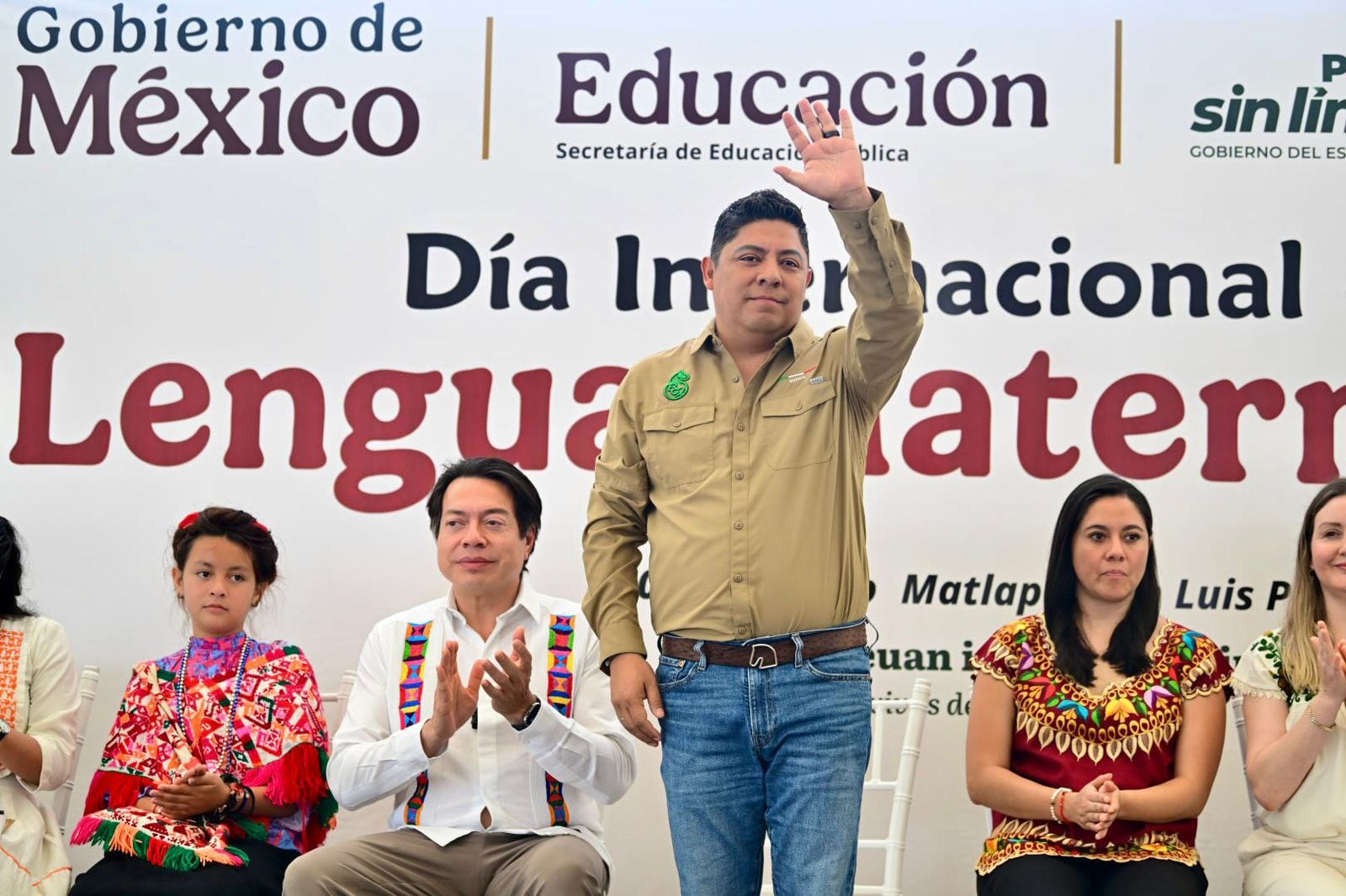 Ricardo Gallardo inaugura jornada de lectura y Mundialito Escolar en Matlapa.