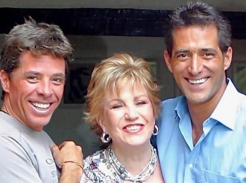 Maxine Woodside y sus hijos, Fernando y Alejandro
