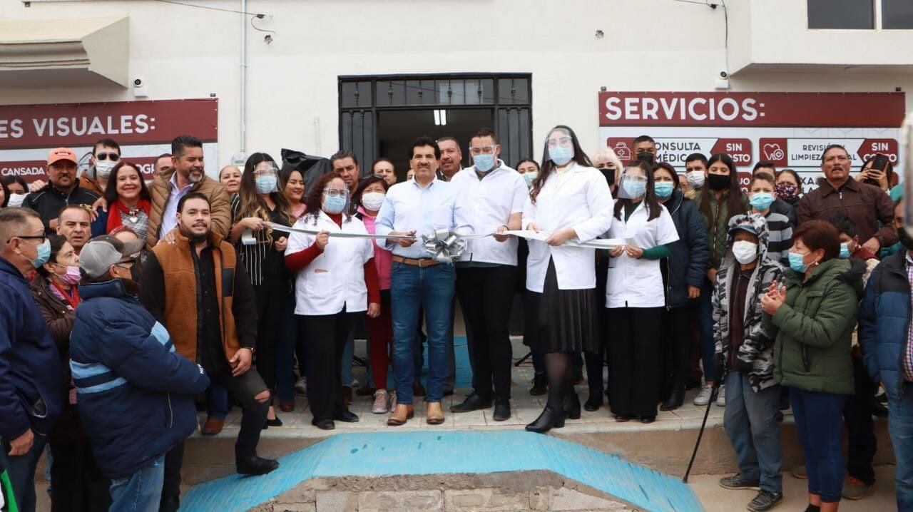 José Ramón Enríquez en la apertura de clínicas de salud en Durango
