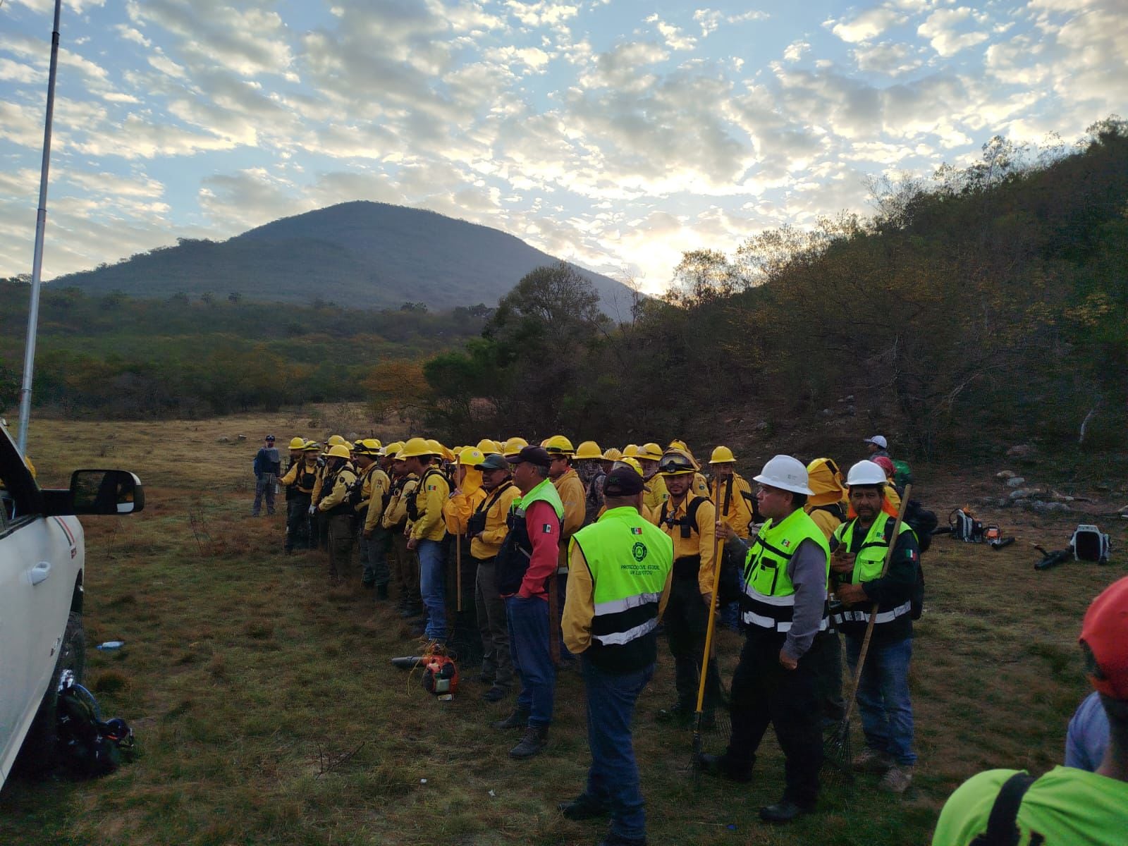 Ricardo Gallardo Cardona y Protección Civil coordinan acciones para combatir incendios forestales.
