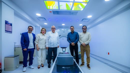 Rubén Rocha Moya inaugura Centro Estatal de Radioterapia con inversión de más de 40.9 mdp
