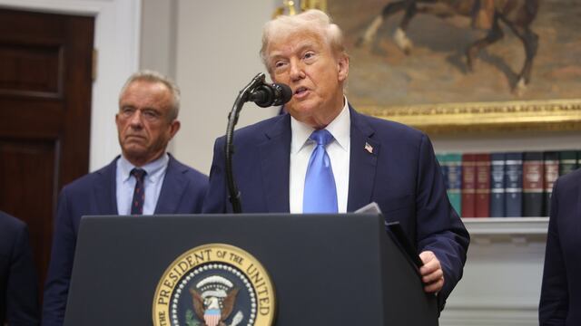 Donad Trump y Robert F. Kennedy Jr. piden limitar uso de paracetamol por supuesto riesgo de autismo