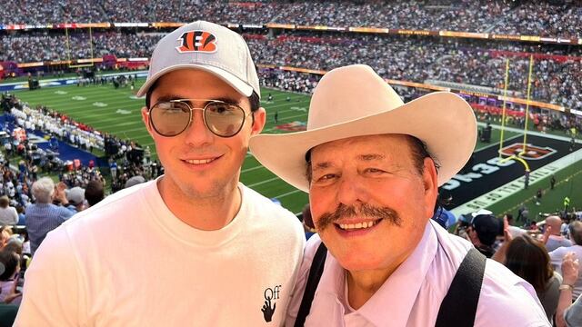 Armando Guadiana y su hijo Armando disfrutan del Super Bowl 2022