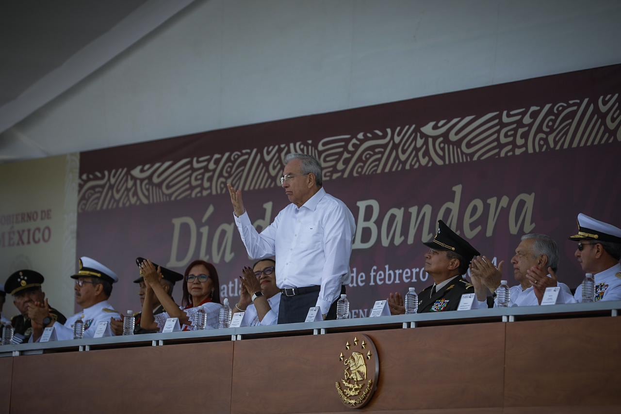 AMLO conmemora el Día de la Bandera desde Mazatlán para todo México