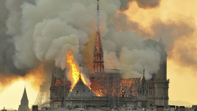 Notre Dame en llamas