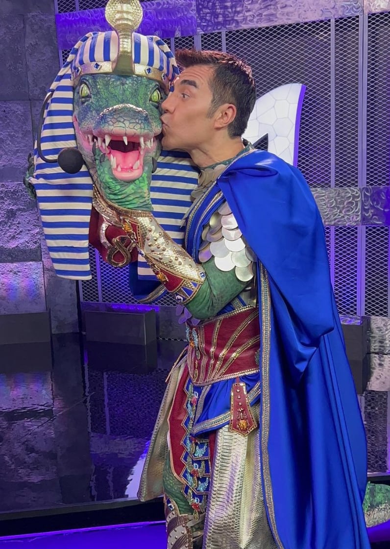 Adrián Uribe como Rey Egipcio, ¿Quién es la Máscara? 2022