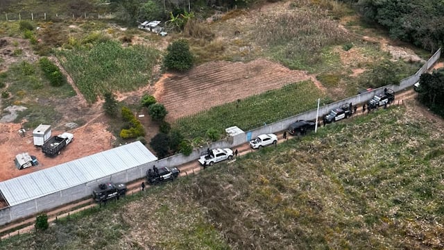 Rescatan 8 extranjeros en Frontera Comalapa Chiapas.