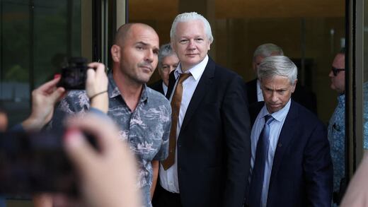 Julian Assange queda libre tras declararse culpable en audiencia; podrá regresar a Australia