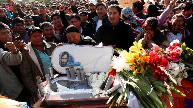 Funeral de una de las víctimas de la violencia gubernamental en Bolivia.