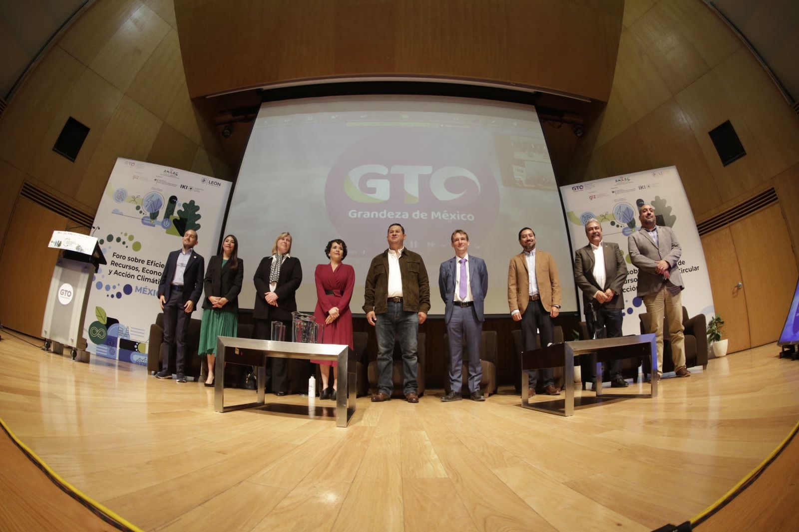 Diego Sinhue inaugura el Foro sobre Eficiencia de Recursos en Guanajuato.