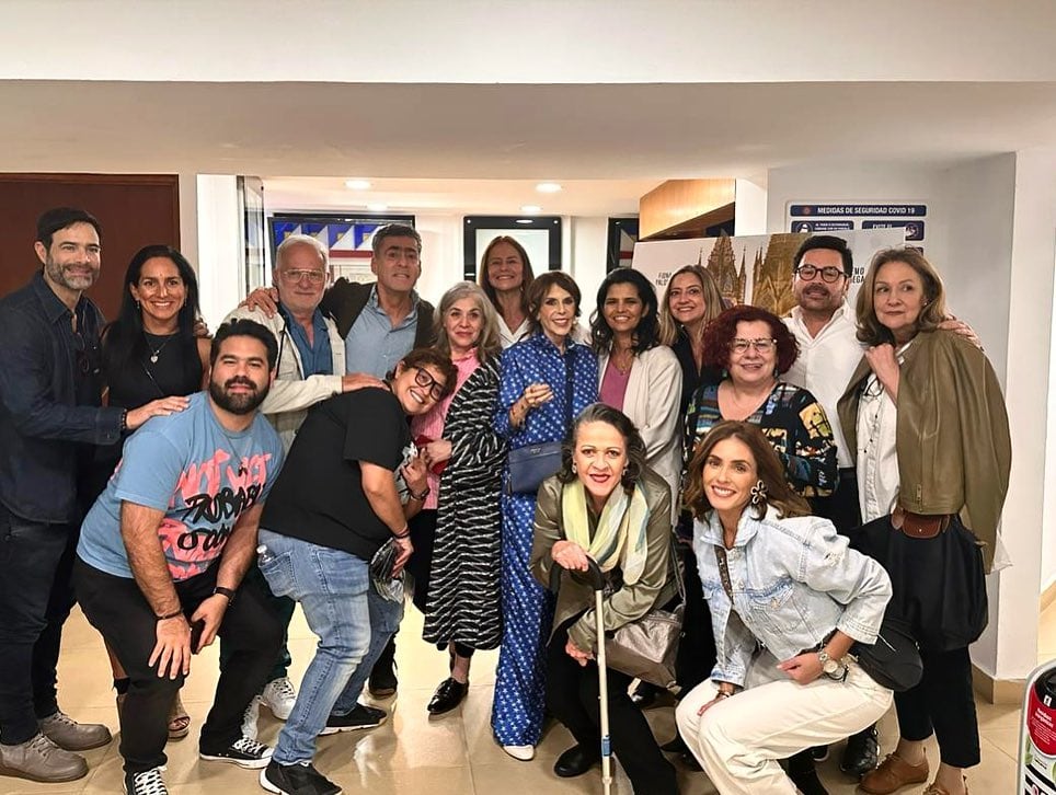 Rebecca Jones y amigos