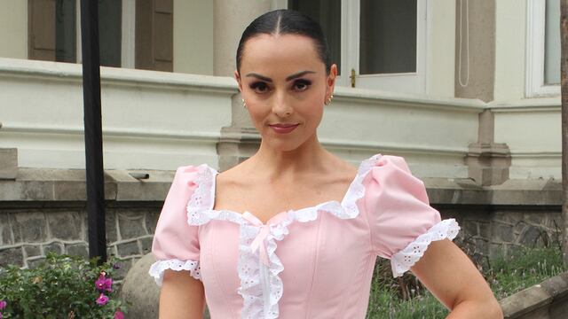 La actriz y bailarina presume atrevido tatuaje