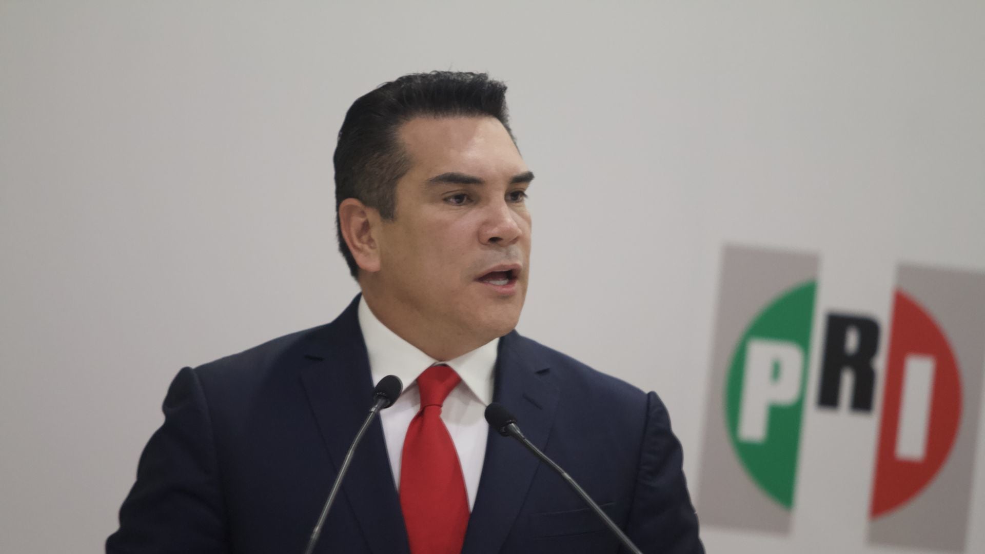 Aprueba PRI modificaciones a estatutos; 'Alito' Moreno podría definir todas las candidaturas