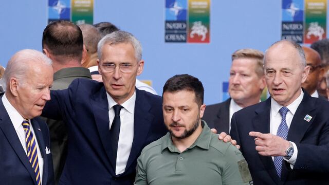 Volodímir Zelenski en cumbre de la OTAN en Vilna, Lituania