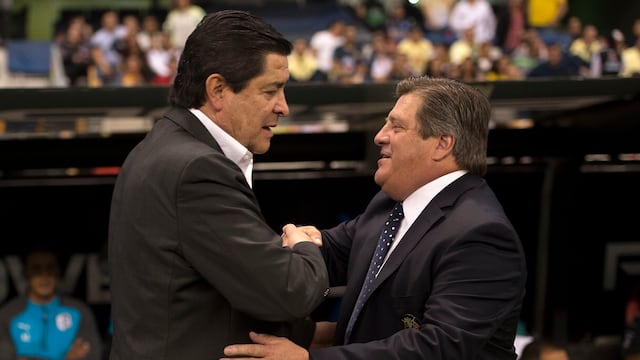 Terrible noche para mexicanos en Concacaf: Luis Fernando Tena, fuera del Mundial 2026; Miguel Herrera, al borde.