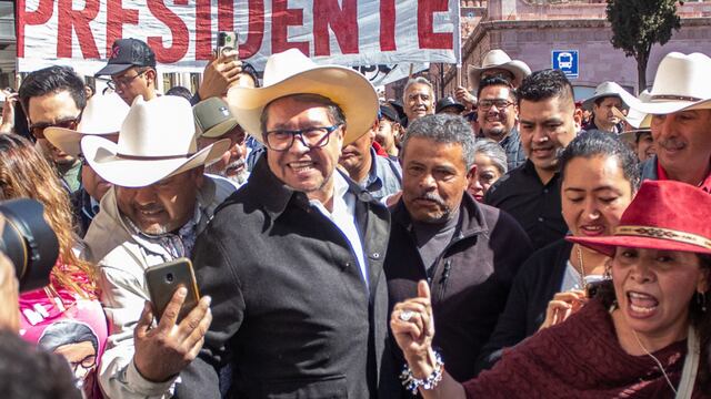 Ricardo Monreal Ávila encabezó la reunión informativa en la Plaza Miguel Auza de Zacatecas