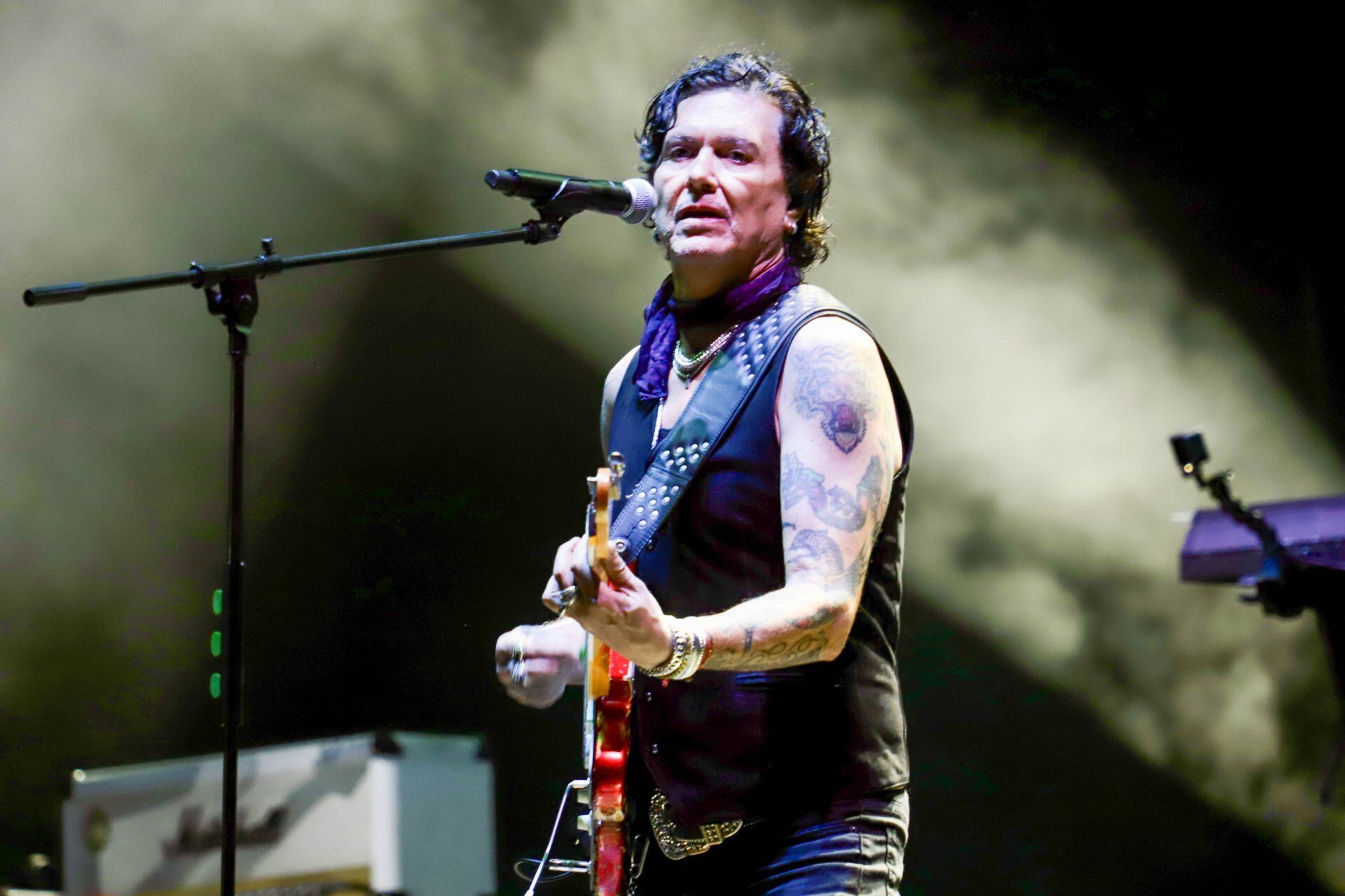 Saúl Hernández, vocalista de Caifanes.