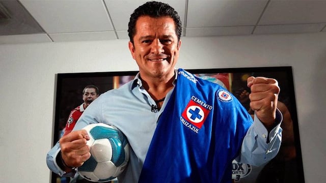Carlos Hermosillo es un fuerte crítico de Cruz Azul