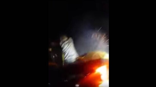 Al menos cuatro aficionados viajaban a bordo de una camioneta cargada de pirotecnia.