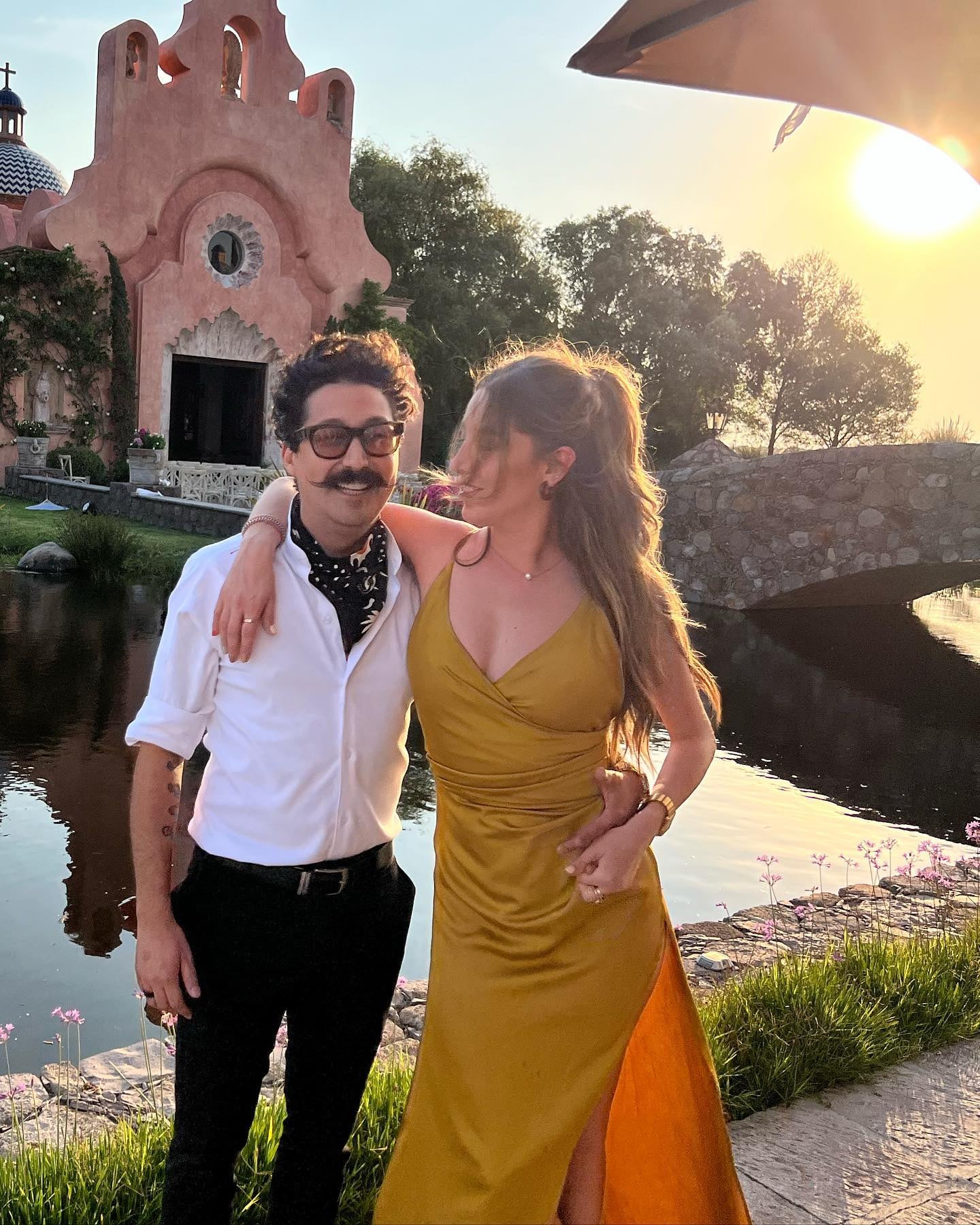 Mau Nieto con su esposa Carla Fernández.