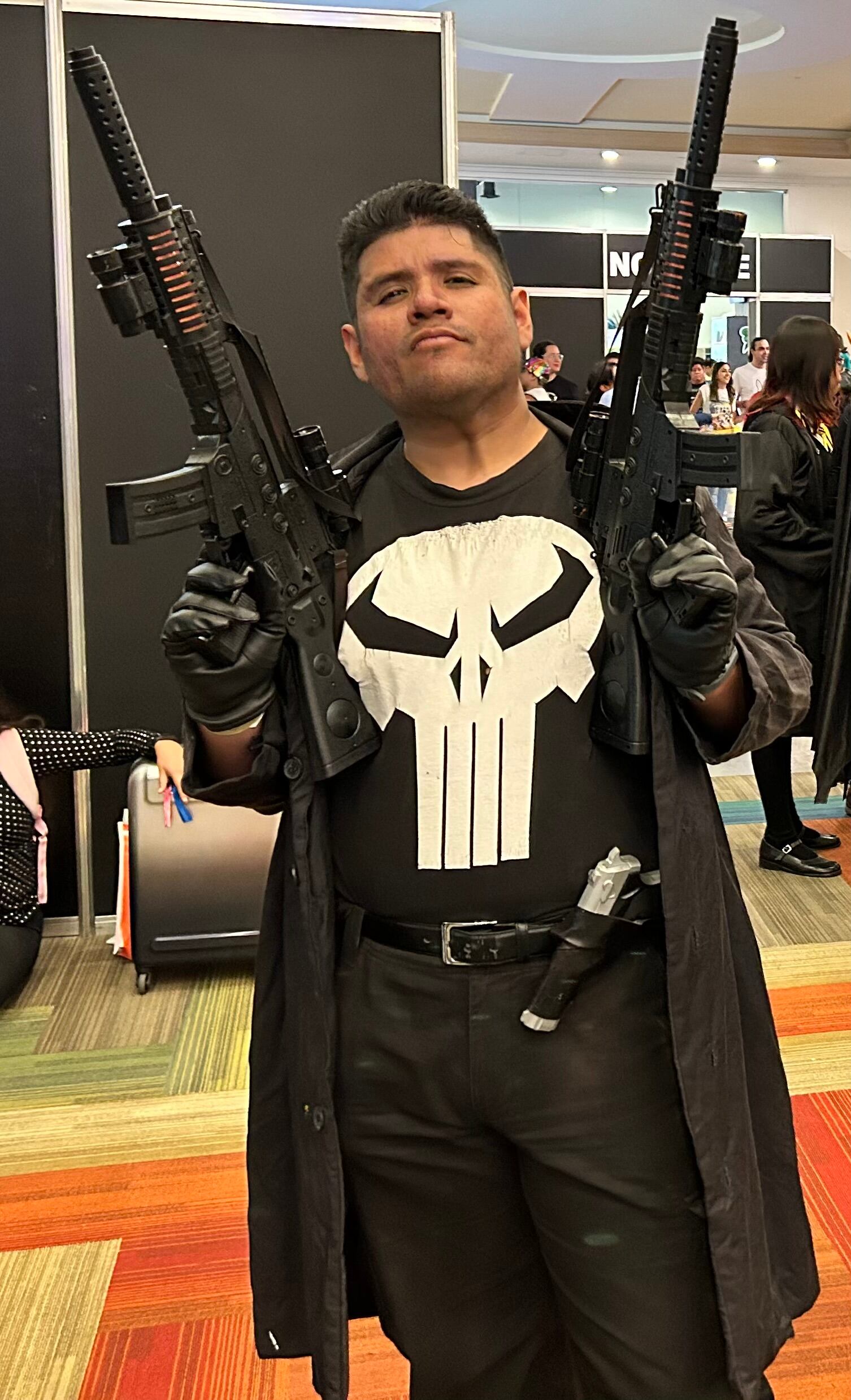 Fan disfrazado de 'The Punisher'