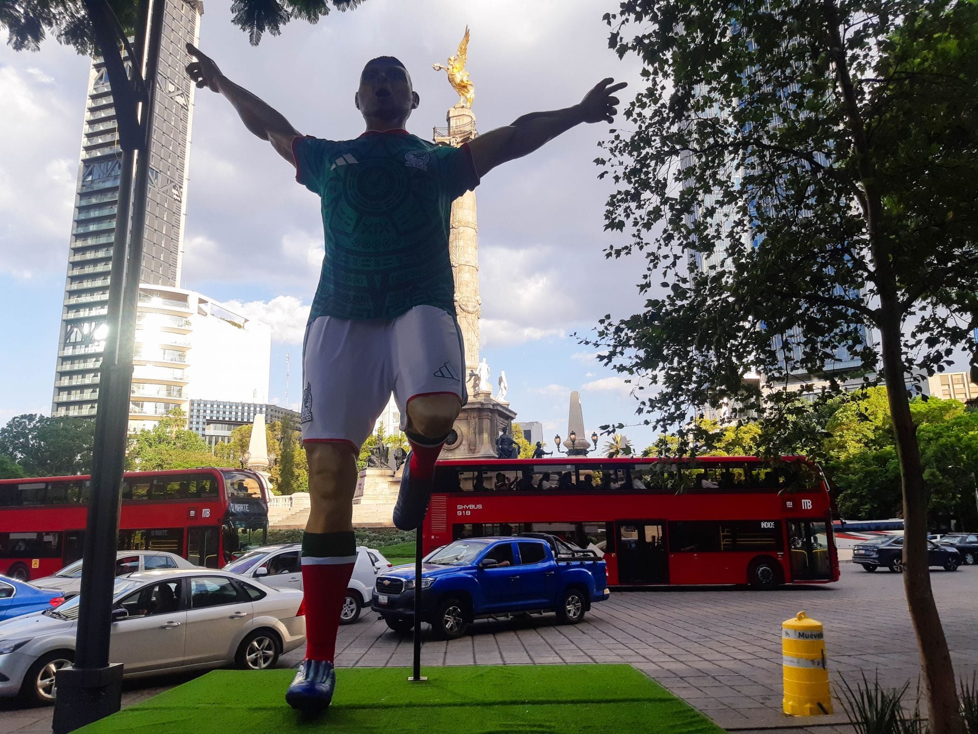 Gigantes de fútbol en Reforma