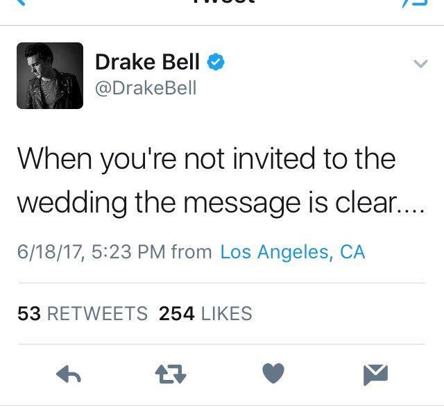 Tuit de Drake Bell sobre la invitación a la boda de Josh Peck