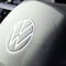 Volkswagen pausa la decisión de expandir la producción de baterías para autos eléctricos