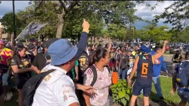 Los fans del Club Pumas y el CF Montréal estuvieron cerca de protagonizar una brutal campal en la Leagues Cup.