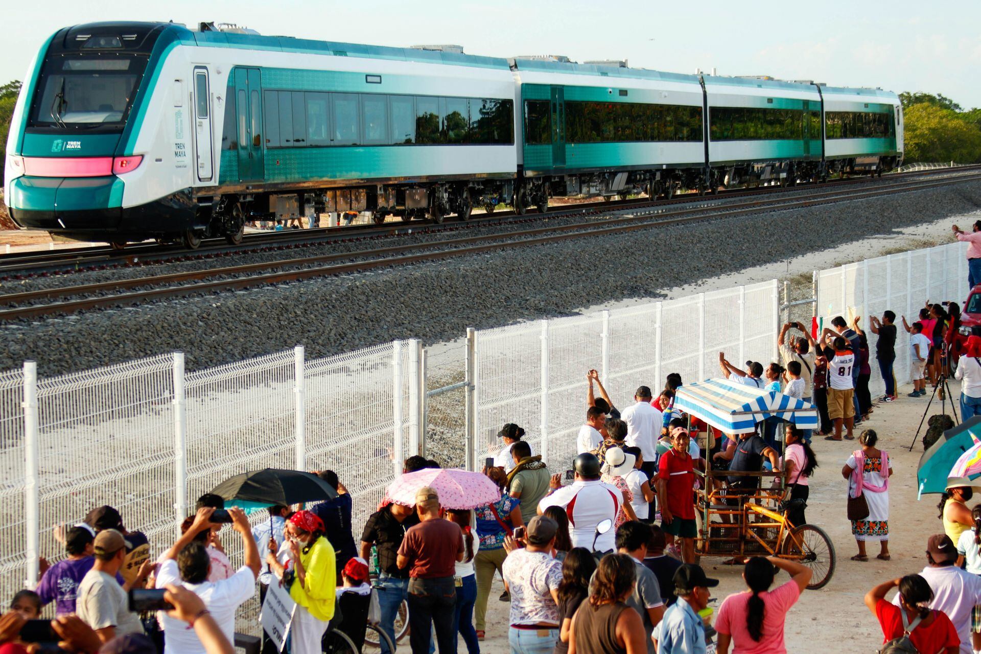 Primer recorrido del Tren Maya de Campeche rumbo a Mérida, Yucatán