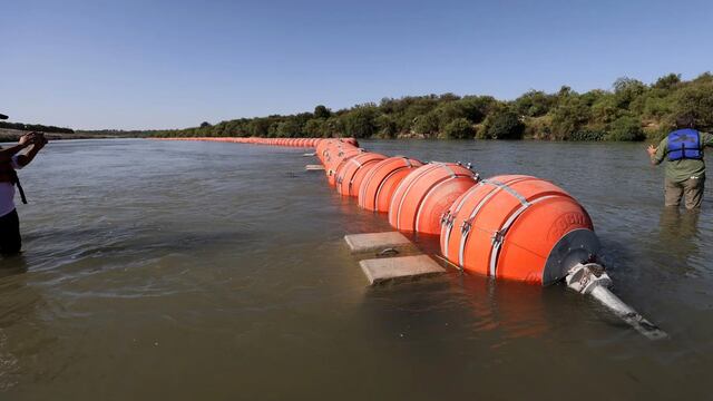 Boyas en el Río Bravo