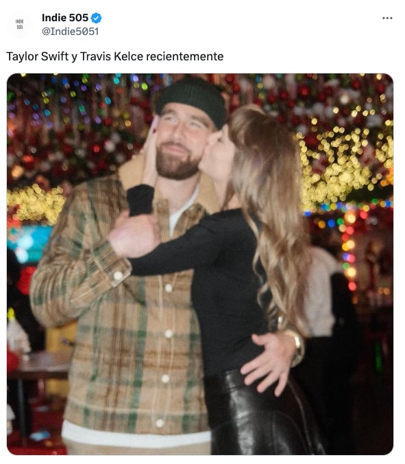 Taylor Swift y Travis Kelce nos regalan la mejor postal navideña