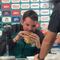 Nicolás Larcamón reacciona a comida típica en su presentación como DT del Club León