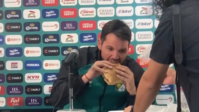 Nicolás Larcamón probando una "Guacamaya".